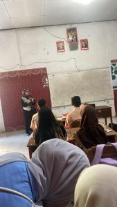 Pemaparan Materi Oleh KPS Administrasi Fiskal Andi Indah Lestari AM, SE., MM